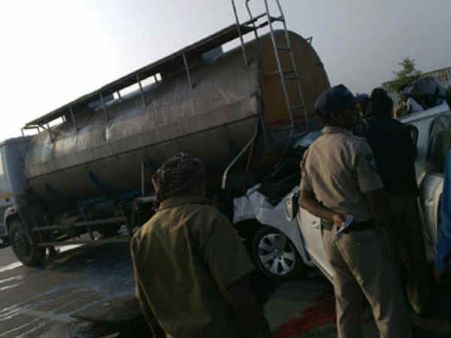 ఘోర రోడ్డు ప్రమాదం: మాజీ డీజీపీ పేర్వారం మనవడి దుర్మరణం (ఫోటోలు)