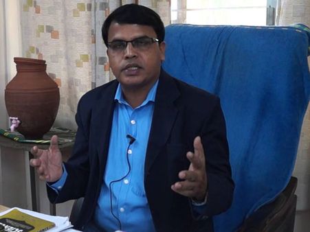 వరంగల్లో మంత్రులకు షాక్, ఐనా భారీ మెజార్టీ: గాలి అనుమానం, సంచలన వ్యాఖ్య