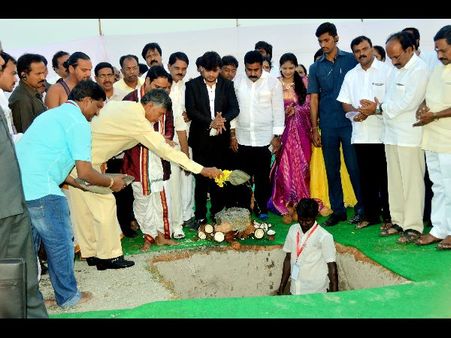 హార్డ్‌వేర్ హబ్: సెల్‌కాన్ యూనిట్‌కు శంకుస్థాపన చేసిన చంద్రబాబు(పిక్చర్స్)