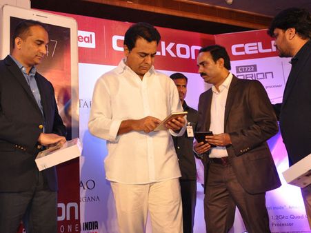 కెటిఆర్ విడుదల చేసిన సెల్‌కాన్ కొత్త సిరీస్ స్నాప్‌డీల్లోనే, 'ఏరోస్పేస్‌పై కెసిఆర్ ఆసక్తి'