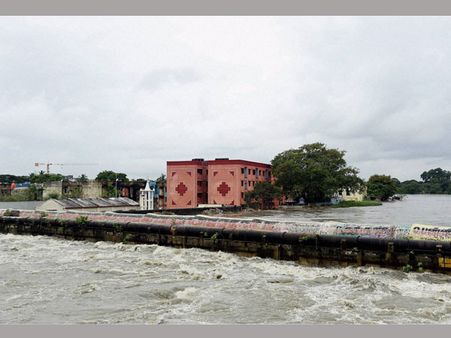 భూతాపం - చెన్నైలో కుండపోత: పారిస్‌లో ప్రదర్శన