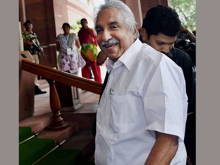 ఓ మహిళతో సిఎం, వీడియో ఉంది: నిందితుడు