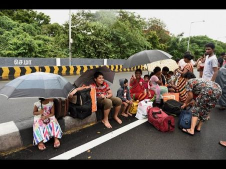 చెన్నై: సునామీ, భూకంపం వదంతులు, జనం భయం