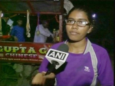 ఒకప్పటి ఛాంపియన్ నడిరోడ్డుపై నూడుల్స్ అమ్ముతోంది