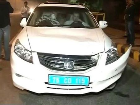 మద్యం మత్తులో రష్యా దౌత్యవేత్త వీరంగం (వీడియో)