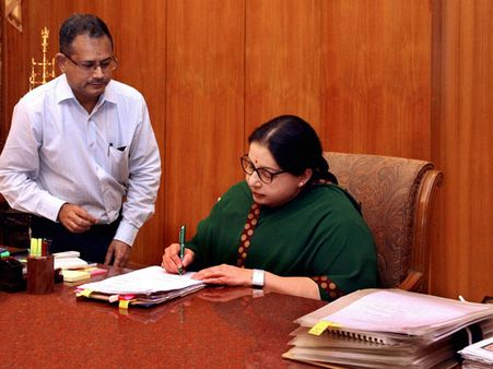 జాతీయ విపత్తుగా ప్రకటించండి: మోడీకి జయ లేఖ