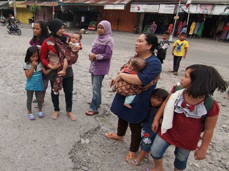 ఇండోనేషియాలో 6.9తీవ్రతతో భూకంపం: జనం పరుగులు