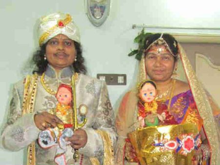 వెరైటీ మ్యారేజీ: బాహుబలిని పెళ్లాడిన రుద్రమదేవి..!