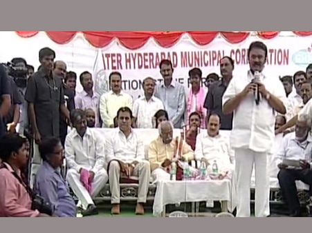 'మనసున్న సీఎం కేసీఆర్', 'పేదల ఆకలి తీర్చిన మహానేత కేసీఆర్'