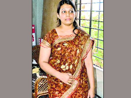 రిమాండ్‌కు తరలింపు: నటి తారా చౌదరి చేసిన అల్లరి ఏంటీ, నమోదైన కేసులివే...!