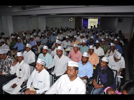 తెలంగాణపై కేజ్రీవాల్ కన్ను: కెసిఆర్‌కు సోమనాథ్ భారతి సూచన