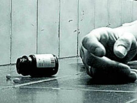 నారాయణ ఐఐటి క్యాంపస్ విద్యార్థి ఆత్మహత్య: వేధింపులే కారణమా?