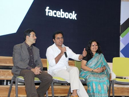 తెలివితేటలు ఉన్నా, అలా మారలేకపోతున్నాం: కెటిఆర్ (పిక్చర్స్)