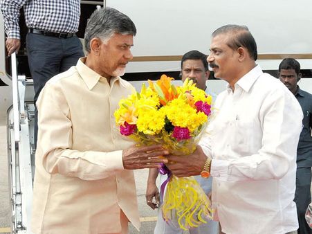 ఏపీ వేర్ హౌజింగ్ కార్పొరేషన్ ఛైర్మన్‌గా ఎల్వీఎస్‌ఆర్‌కే ప్రసాద్‌(పిక్చర్స్)