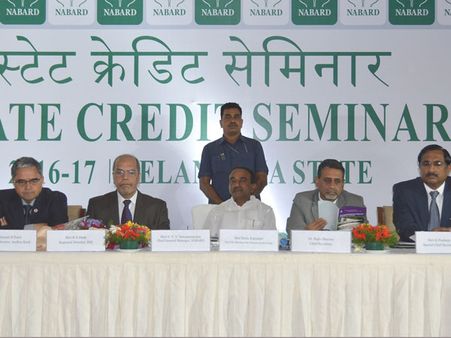 మానవీయ కోణంలో ఆలోచించి అప్పులు: నాబార్డ్ సదస్సులో ఈటెల (ఫోటోలు)