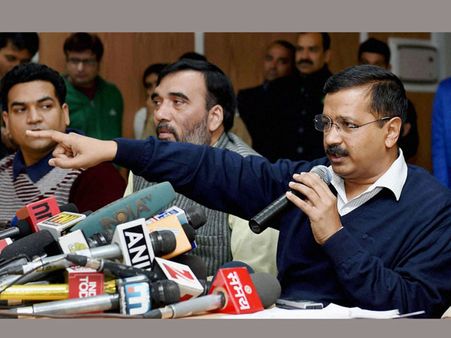 సీఎం కారైనా ఆగాల్సిందే: రూల్స్ బ్రేక్ చేస్తే 2వేలు ఫైన్