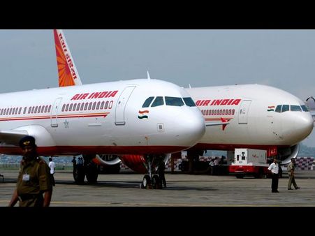 అమెరికాలో తెలుగు విద్యార్థులకు షాక్, కల తారుమారు: ఫేస్‌బుక్‌తో ఇరికిపోయారు