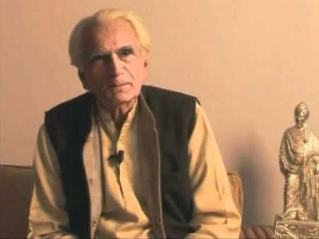 అసహనంపై రఘువీర్, 'బాహుబలి' నవల రాస్తున్నా