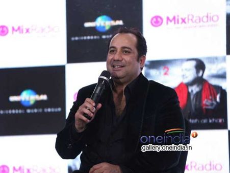 2016: హైదరాబాద్ విమానాశ్రయంలో పాకిస్తాన్ సింగర్‌కు చుక్కలు, కారణం ఇదే