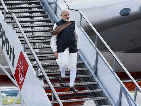 2016లో ప్రధాని విదేశీ పర్యటనలు కుదింపు, కారణం