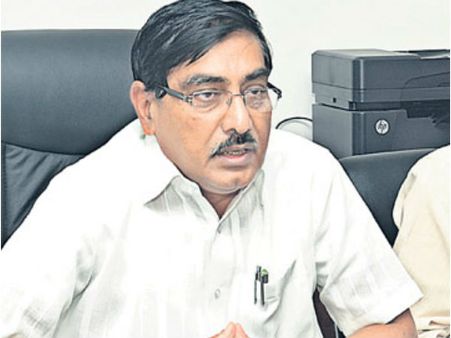 అమెరికా చదువే కాదు, ఉద్యోగమూ కష్టమే: పాపిరెడ్డి, పునరావాస కేంద్రం కాదని ఘంటా