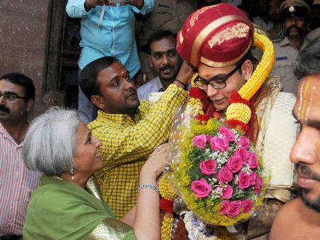  మోడీతో భేటీ: బిజెపిలోకి మైసూరు యువరాజు!
