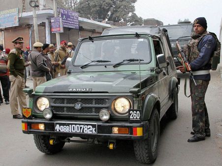 పఠాన్‌కోట్ దాడి: నవాజ్ షరీఫ్ అలంకార ప్రధానేనా?