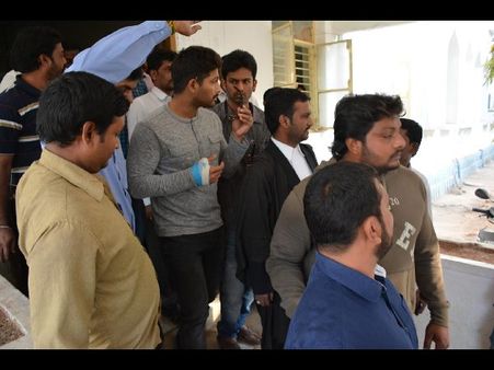 భూతగాదా: రంగారెడ్డి కోర్టుకు అల్లు అర్జున్, రాజీ కుదుర్చుకున్నారు