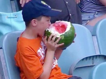 ఒక్కరోజులో సెలబ్రిటీగా: యూట్యూబ్‌లో సంచలనం