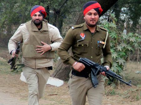 పఠాన్‌కోట్ దాడి: ఐఎస్ఐ హానీట్రాప్‌లో ఎస్పీ?