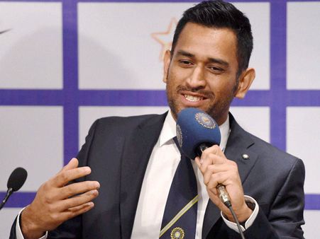 ధోనీకి అనంతపురం కోర్టు నాన్‌బెయిలబుల్ వారెంట్, అరెస్ట్ చేసి తేవాలని తీవ్ర ఆగ్రహం