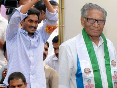 'అనంత'లో ఆరో రోజుకు జగన్ యాత్ర: ' ప్రజలను మోసగించడంలో చంద్రబాబు దిట్ట'