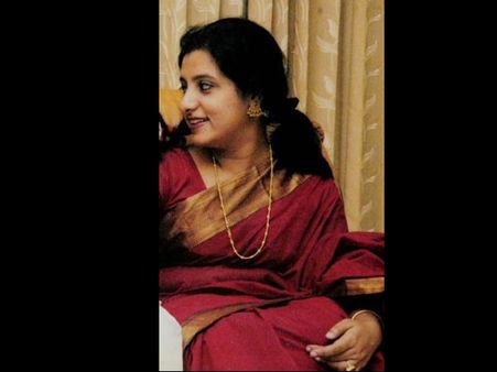 ప్రమాదం నుంచి బయటపడిన గంగూలీ భార్య