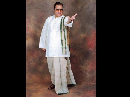 బాలకృష్ణ అసంతృప్తి: ఎన్టీఆర్‌కు కాలం చెల్లిందా?