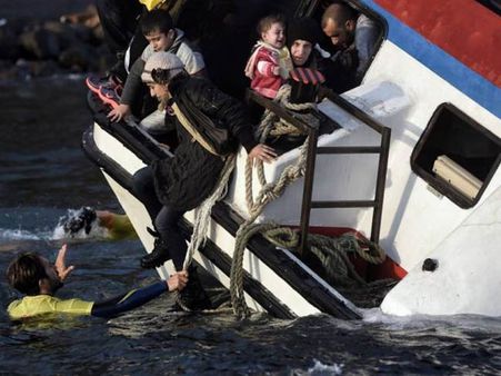 గ్రీస్‌లో రెండు పడవలు మునక: 21 మంది మృతి