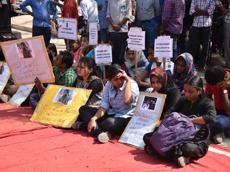 మోడీ హైదరాబాద్ వెళ్లాలి: అరవింద్ కేజ్రీవాల్, ‘రోహిత్ సూసైడ్ నోట్‌ను ఫోరెన్సిక్‌కు పంపాలి’