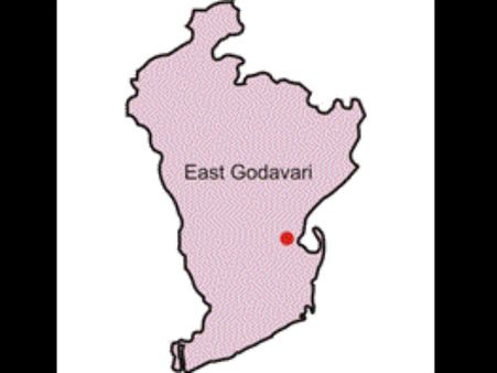 పాపికొండలు విహార యాత్రలో ఉద్రిక్తత: గిరిజనులు, టూరిస్టుల మధ్య ఘర్షణ, తీవ్రగాయాలు