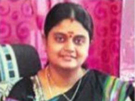 మాయలేడీ పావని కేసులో ట్విస్ట్: చింటూకు ఇచ్చిన రూ. 50 లక్షలు సీజ్