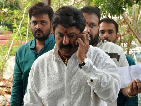 టీడీపీకి ఓటంటే అభివృద్ధికి ఓటు: జూబ్లిహిల్స్‌లో ఓటేసిన బాలకృష్ణ