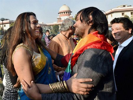 స్వలింగ సంబంధం నేరమా?: సుప్రీం పున:సమీక్ష