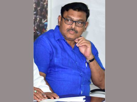 తుని ఘటన: తుళ్లూరు 'వాళ్లే'నని బాబుపై అంబటి నిప్పులు, కావూరి-సుజనలపైనా