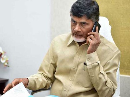 రాజకీయ ముసుగులో ఉన్న క్రిమినల్స్‌ను ఎత్తి చూపండి: టీడీపీ శ్రేణులకు చంద్రబాబు పిలుపు