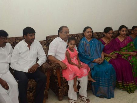 మరిన్ని నేటి తాజా వార్తలు