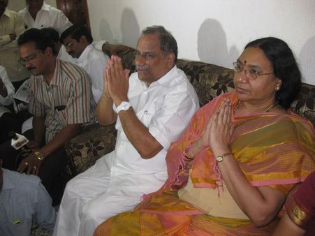 ముద్రగడ కొత్త పాయింట్, 'రూ.లక్ష కోట్ల' జగన్‌కి అస్త్రం