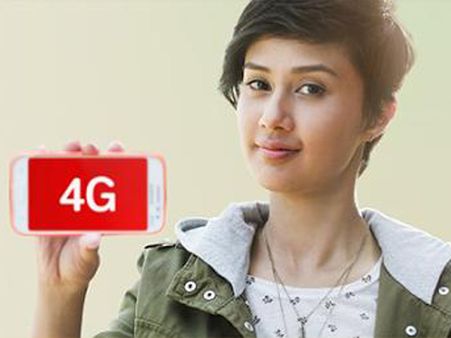 రికార్డు సృష్టించిన ఎయిర్‌టెల్ '4జీ' గర్ల్ సషా చెత్రీ