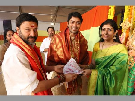 శ్రీవారి సేవలో అల్లరి నరేష్ దంపతులు(పిక్చర్స్)