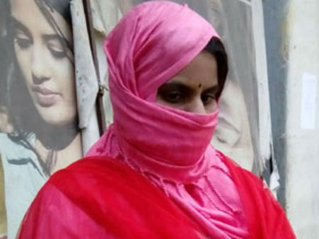 మ్యాట్రీమోనీ పెళ్లి: యువతితో మూడ్రోజులు ఉండి పరారైన ఎన్నారై, అడిగితే టైంపాస్ అన్నాడు