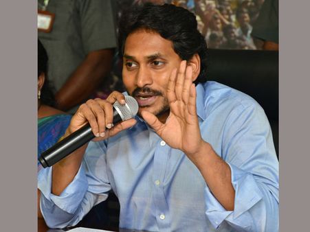 'వీరజవాన్ ముస్తాక్ మృతిని కూడా రాజకీయం చేస్తున్న జగన్'