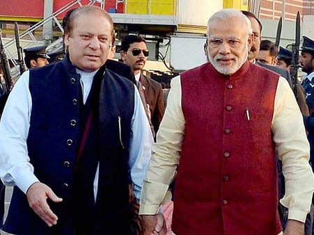 ఫారెన్ ట్రిప్స్: మోడీని మించిపోయిన షరీఫ్!