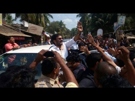 ఒకటి చాలదు, మరిన్ని: దత్తత గ్రామాలపై చిరంజీవి(పిక్చర్స్)